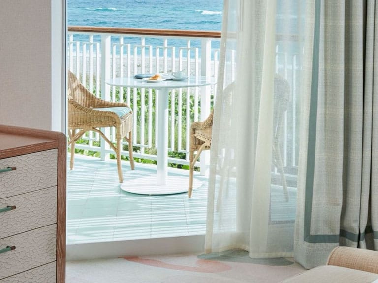 Tuiles sur mesure pour les balcons de l'hotel four seasons a palm beach.